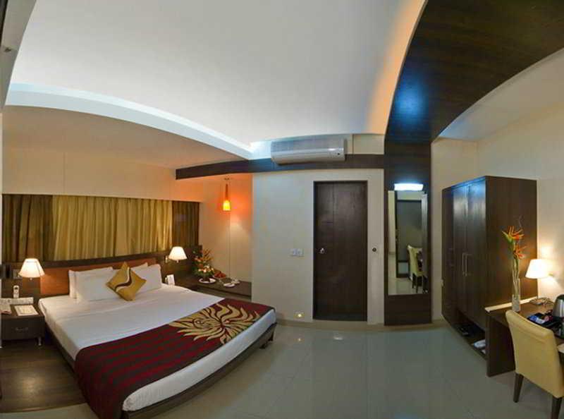 กปิลา บิสซิเนส โฮเต็ล Hotel ปูเน่ ภายนอก รูปภาพ