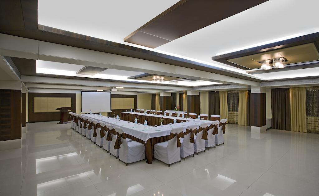 กปิลา บิสซิเนส โฮเต็ล Hotel ปูเน่ ภายนอก รูปภาพ