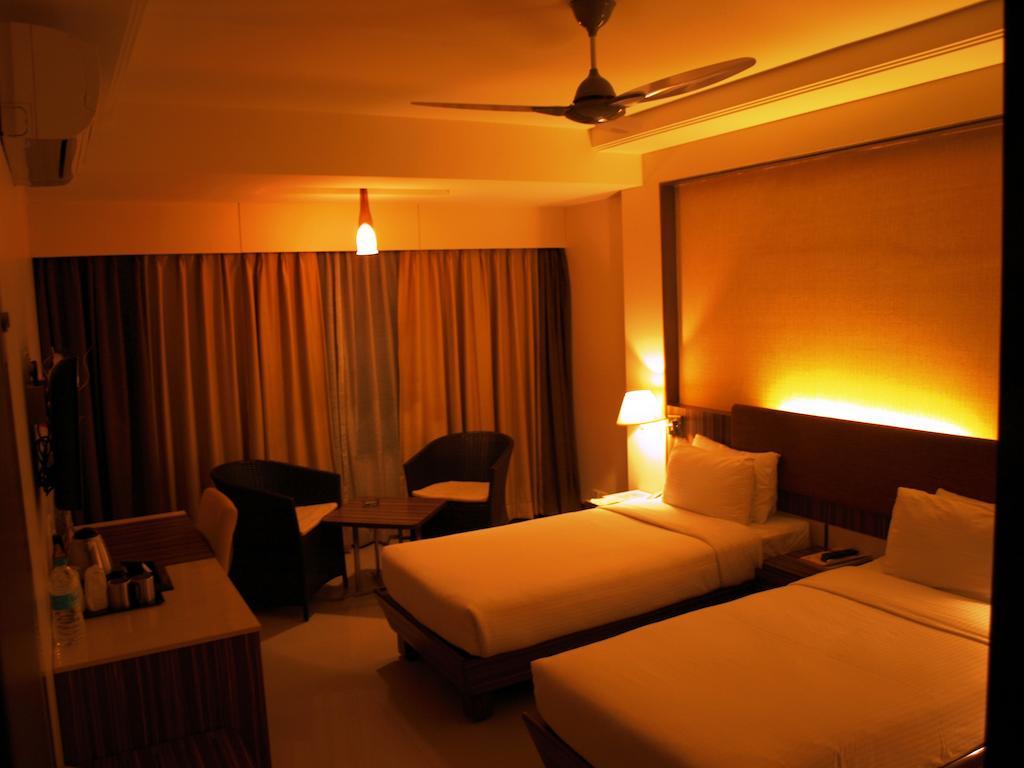 กปิลา บิสซิเนส โฮเต็ล Hotel ปูเน่ ภายนอก รูปภาพ