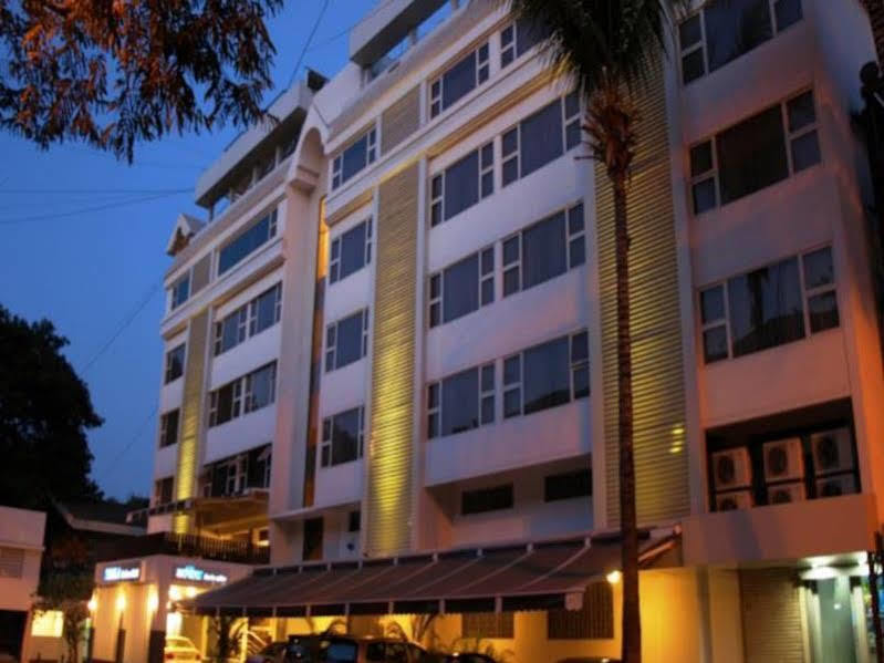 กปิลา บิสซิเนส โฮเต็ล Hotel ปูเน่ ภายนอก รูปภาพ