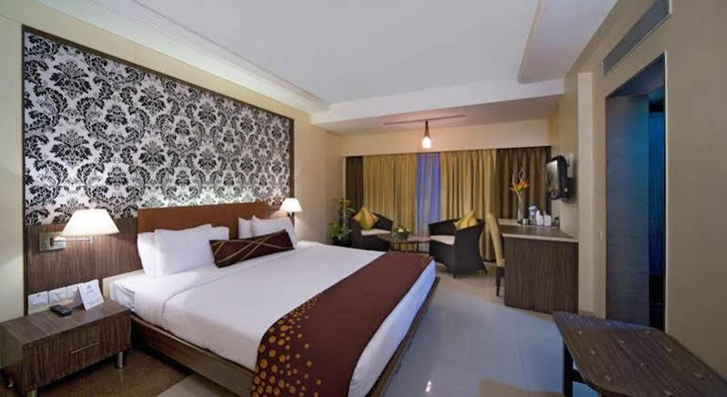 กปิลา บิสซิเนส โฮเต็ล Hotel ปูเน่ ภายนอก รูปภาพ